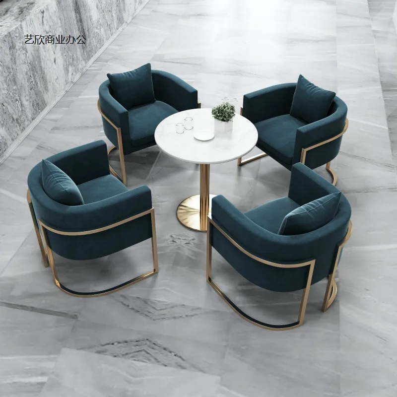Conjunto de mobiliário de luxo nórdico contemporâneo para recepção, composto por sofá, mesa redonda e quatro cadeiras, ideal para vendas, escritório ou café.